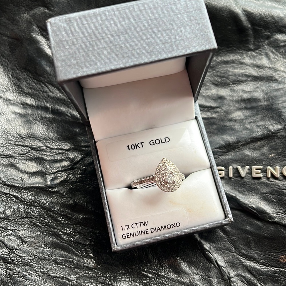 10k 1/2 cttw pearl halo ring